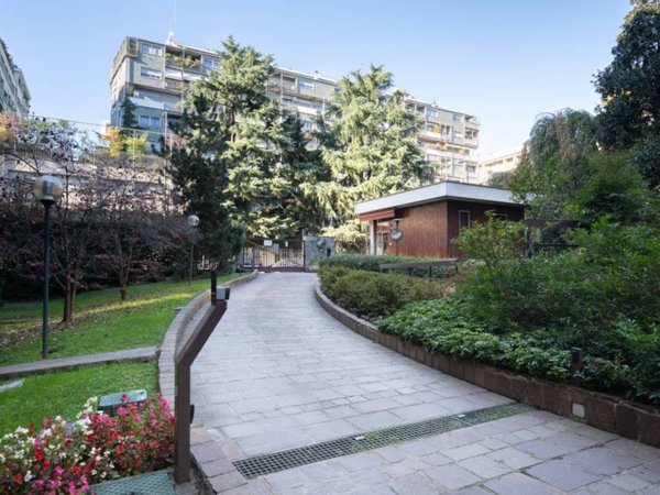 appartamento in vendita a Milano in zona Sempione