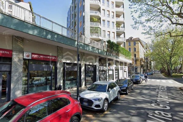 negozio in vendita a Milano in zona Città Studi