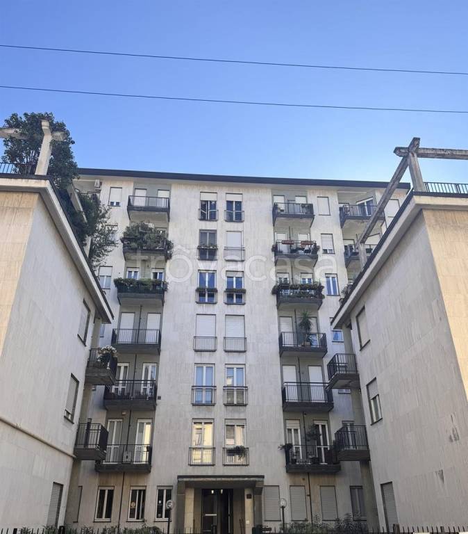 appartamento in vendita a Milano in zona Isola