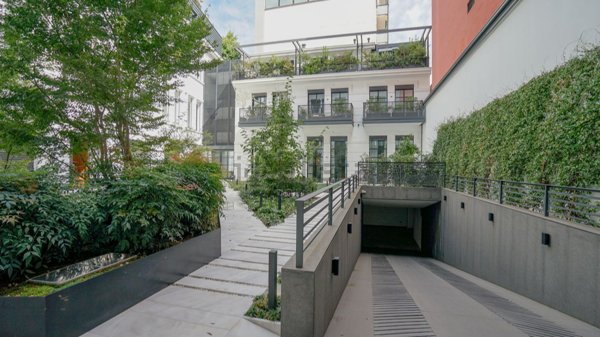 appartamento in vendita a Milano in zona Sempione