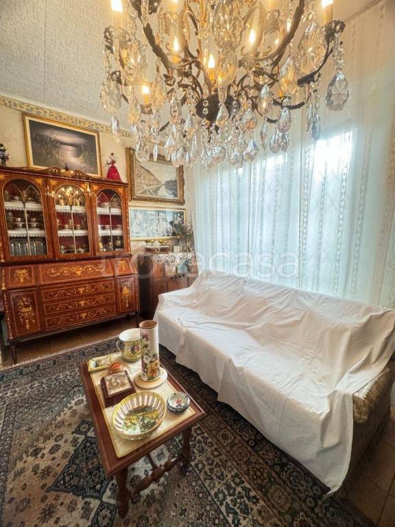 appartamento in vendita a Milano in zona Baggio