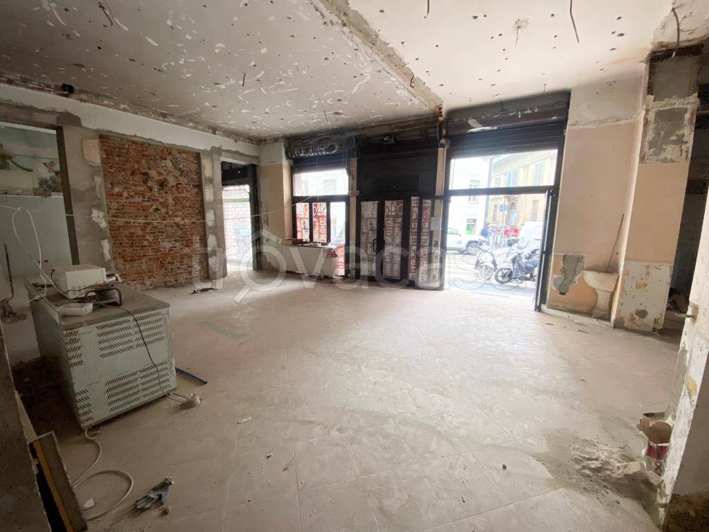 negozio in vendita a Milano in zona Cadorna