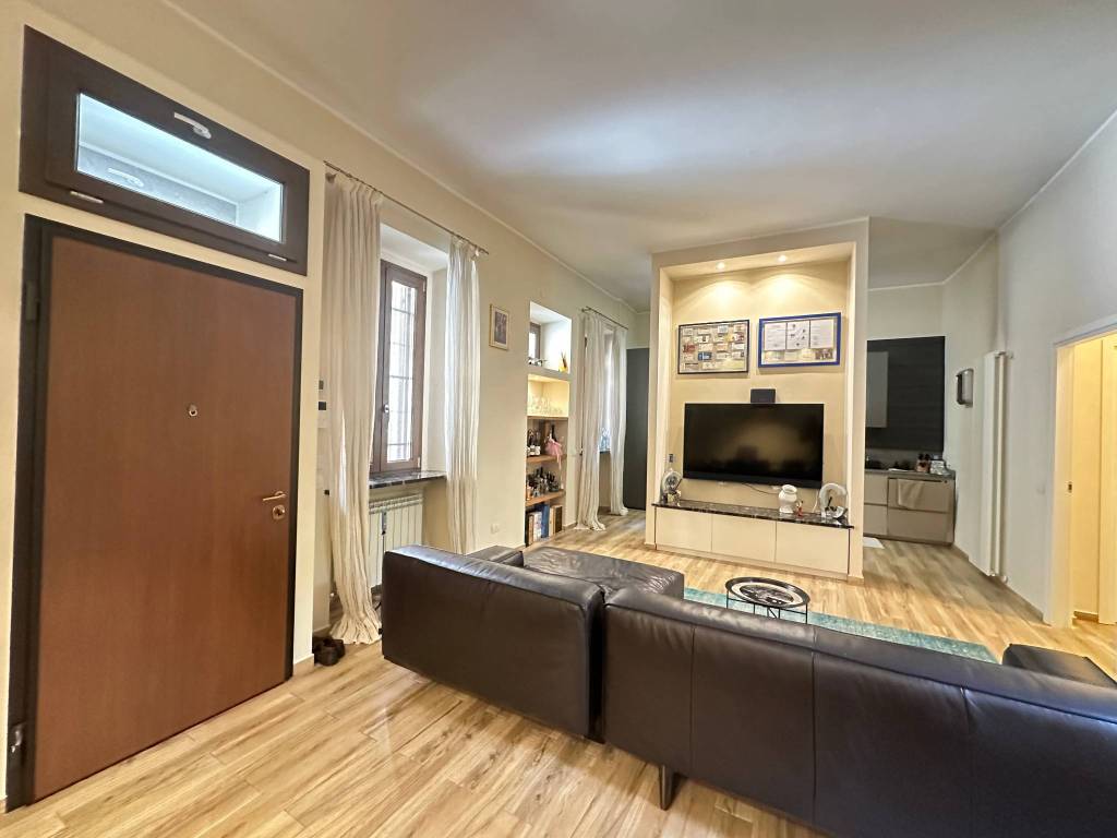 appartamento in vendita a Milano in zona Sempione