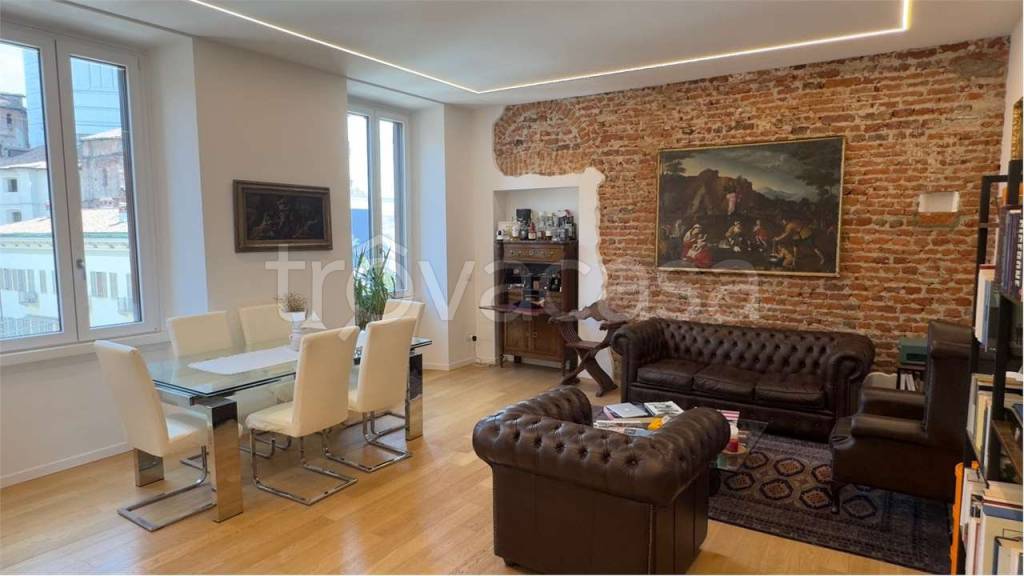 appartamento in vendita a Milano in zona Porta Ticinese