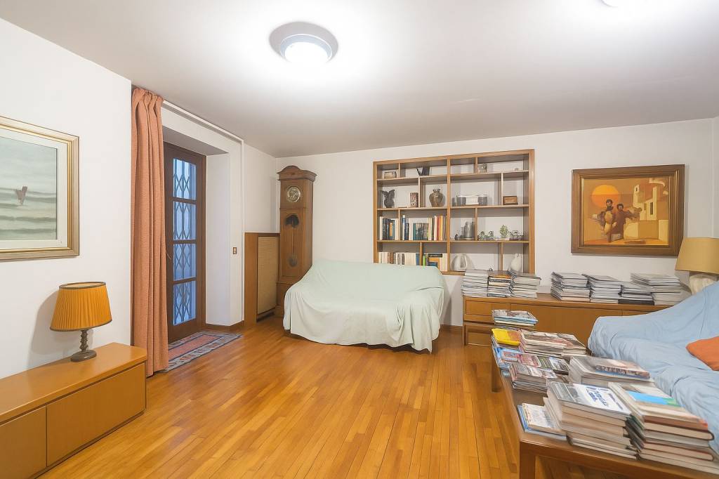 appartamento in vendita a Milano in zona Porta Vittoria