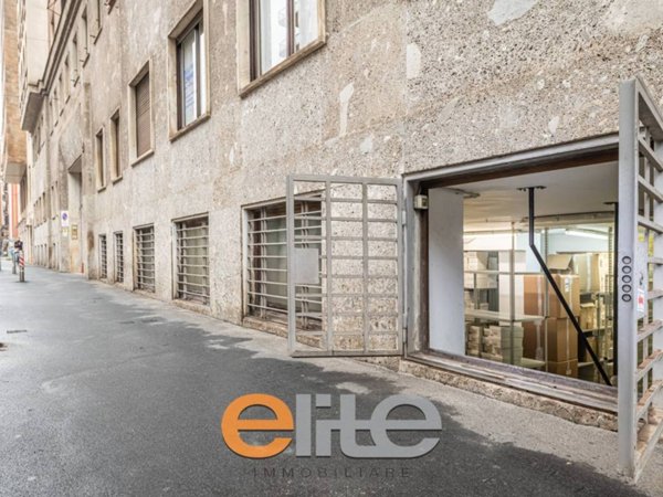 locale commerciale in vendita a Milano in zona Centro Direzionale