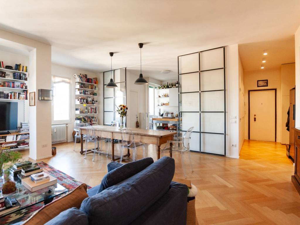 appartamento in vendita a Milano in zona Porta Ticinese