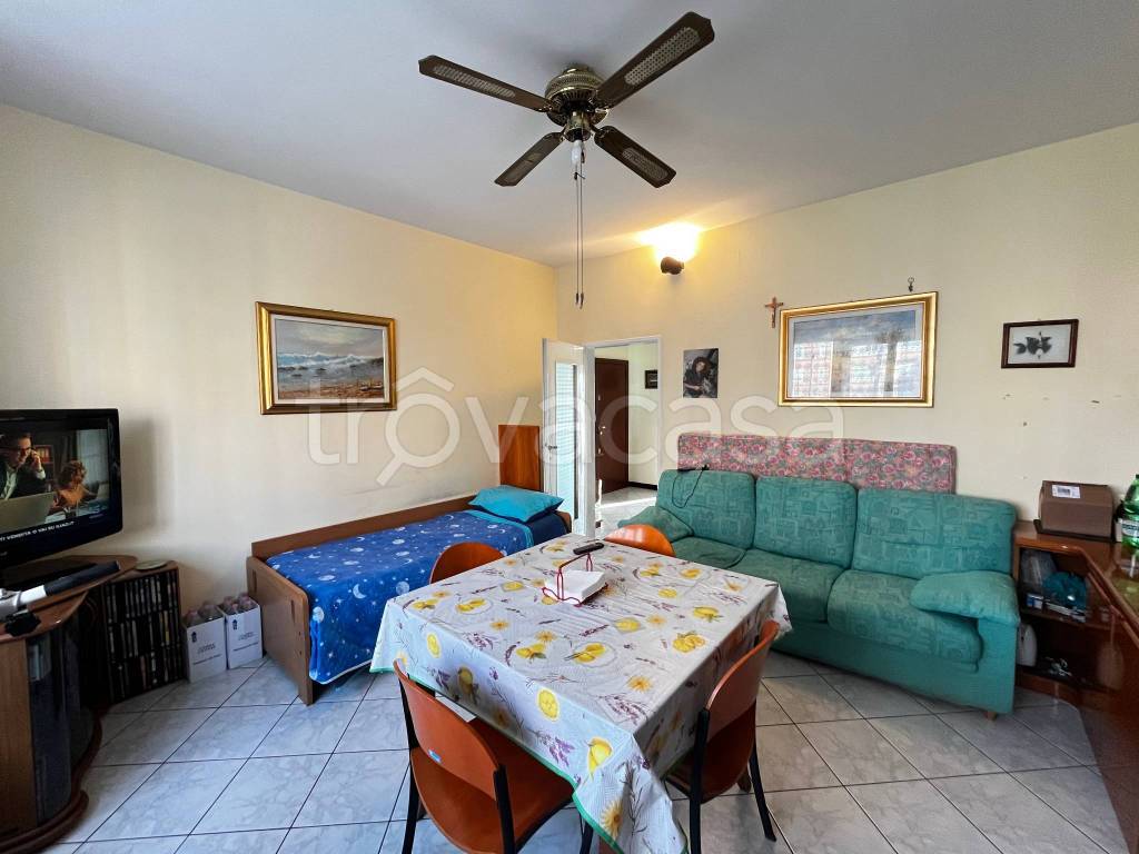 appartamento in vendita a Milano in zona Gallaratese