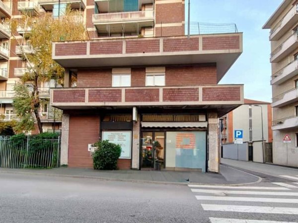 negozio in vendita a Milano in zona Città Studi