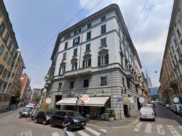 appartamento in vendita a Milano in zona Porta Nuova
