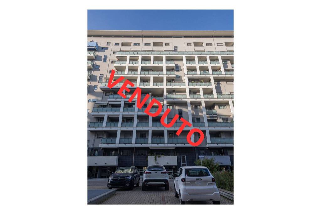 appartamento in vendita a Milano in zona Adriano