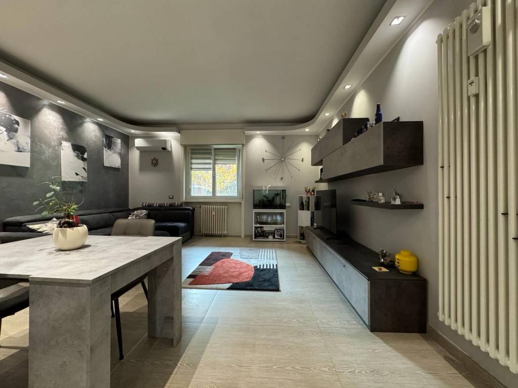 appartamento in vendita a Milano in zona Forlanini