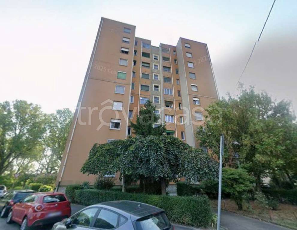 appartamento in vendita a Milano in zona Quartiere degli Olmi