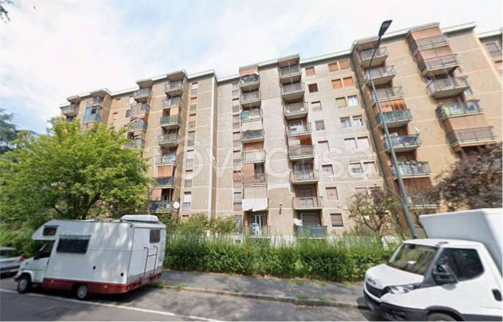 appartamento in vendita a Milano in zona Gallaratese
