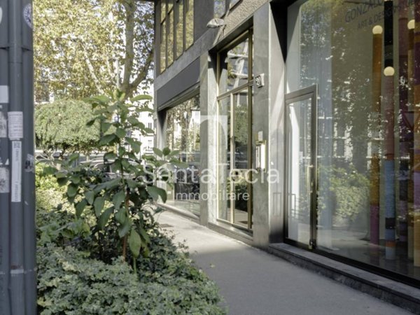 appartamento in vendita a Milano in zona Porta Nuova