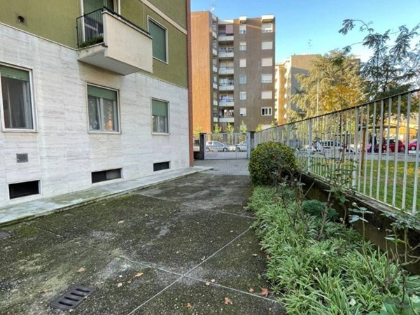 appartamento in vendita a Milano in zona Baggio