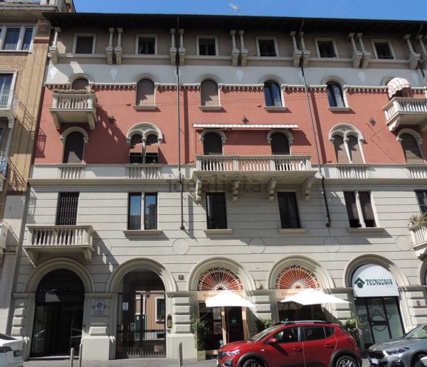 negozio in vendita a Milano in zona Città Studi