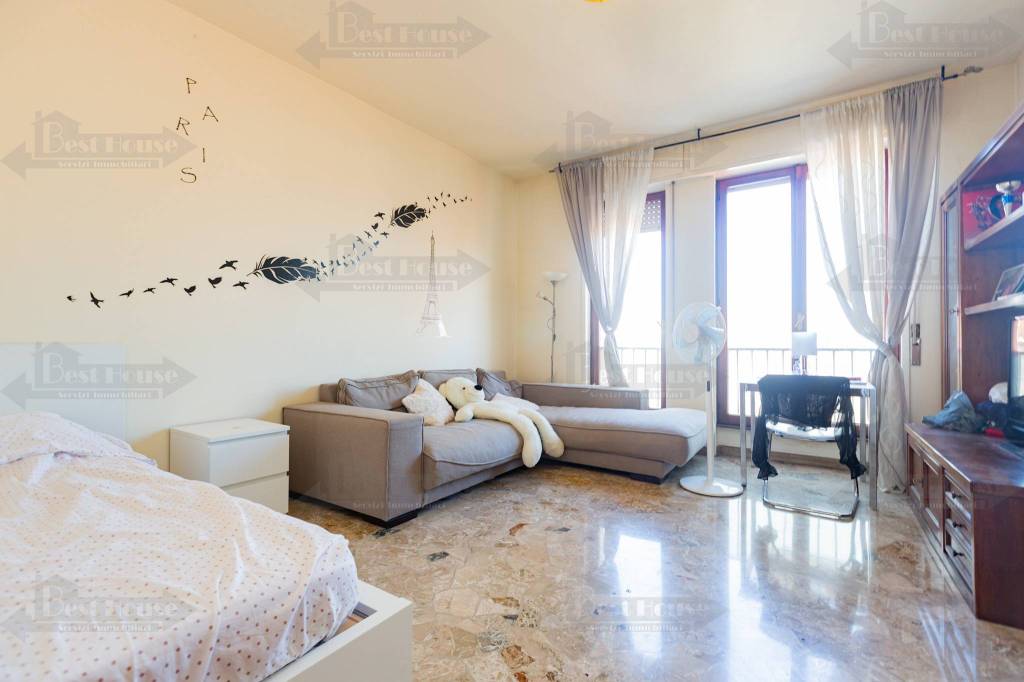 appartamento in vendita a Milano in zona Feltre