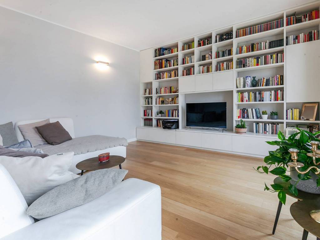 appartamento in vendita a Milano in zona Città Studi