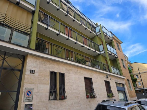 appartamento in vendita a Milano in zona Rogoredo