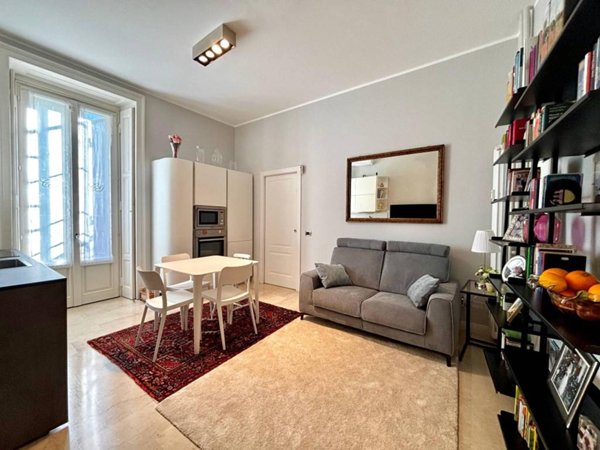 appartamento in vendita a Milano in zona Guastalla