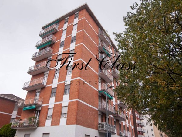 appartamento in vendita a Milano in zona Barona