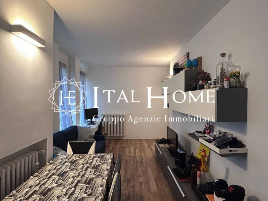 appartamento in vendita a Milano in zona Bocconi