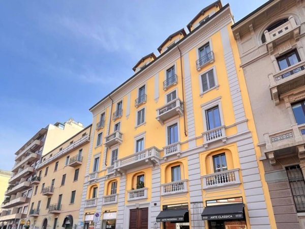 appartamento in vendita a Milano in zona Sant'Ambrogio