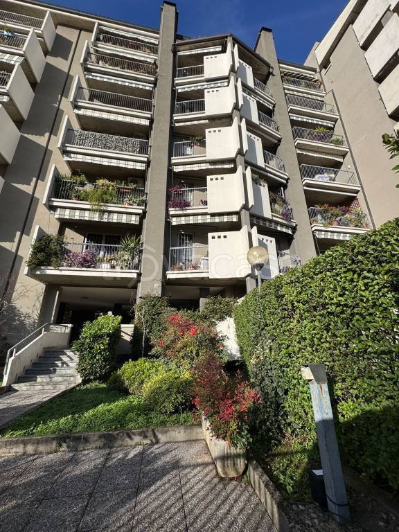 appartamento in vendita a Milano in zona Quarto Cagnino