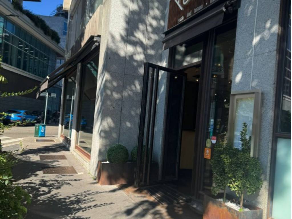 negozio in vendita a Milano in zona Centro Direzionale