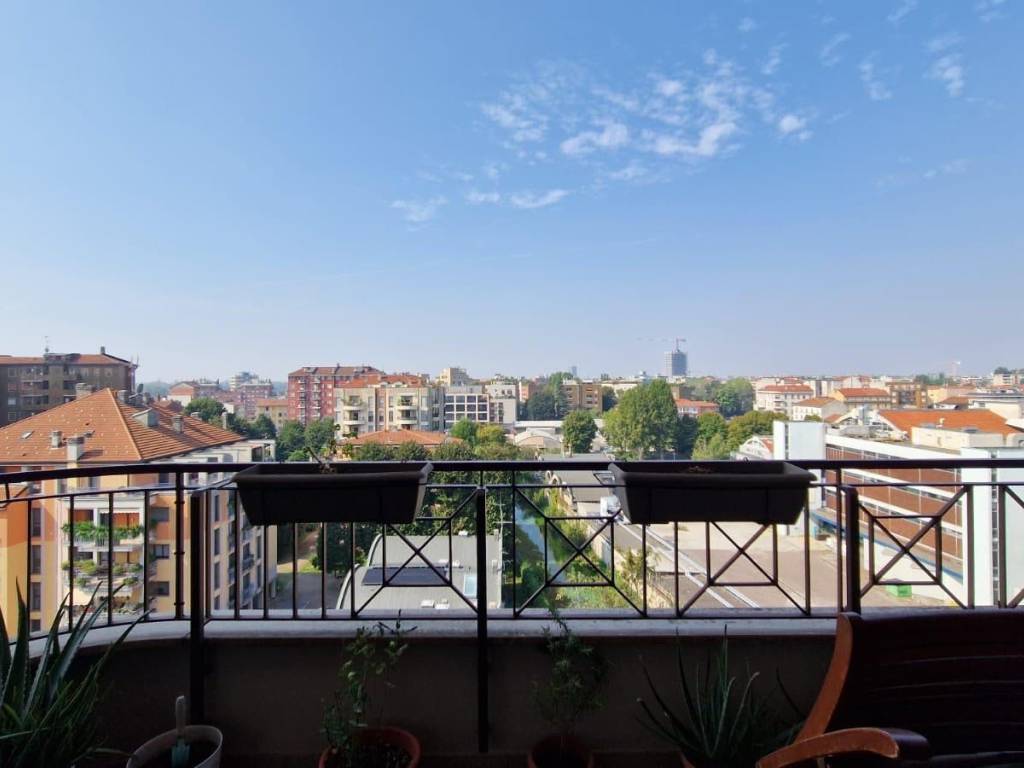 appartamento in vendita a Milano in zona Vigentino