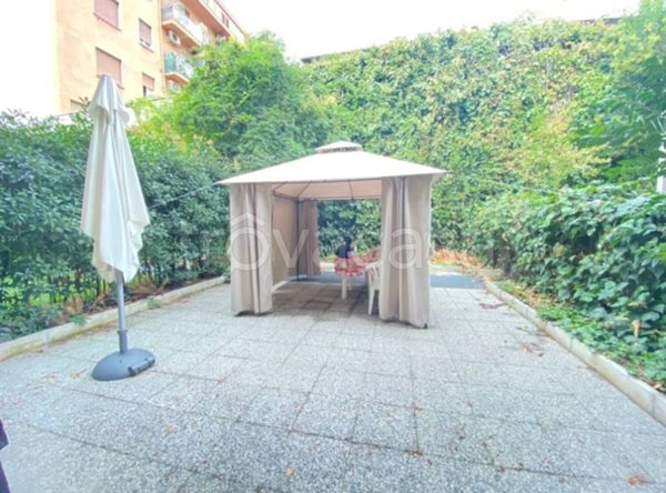 appartamento in vendita a Milano in zona Cascina dei Pomi