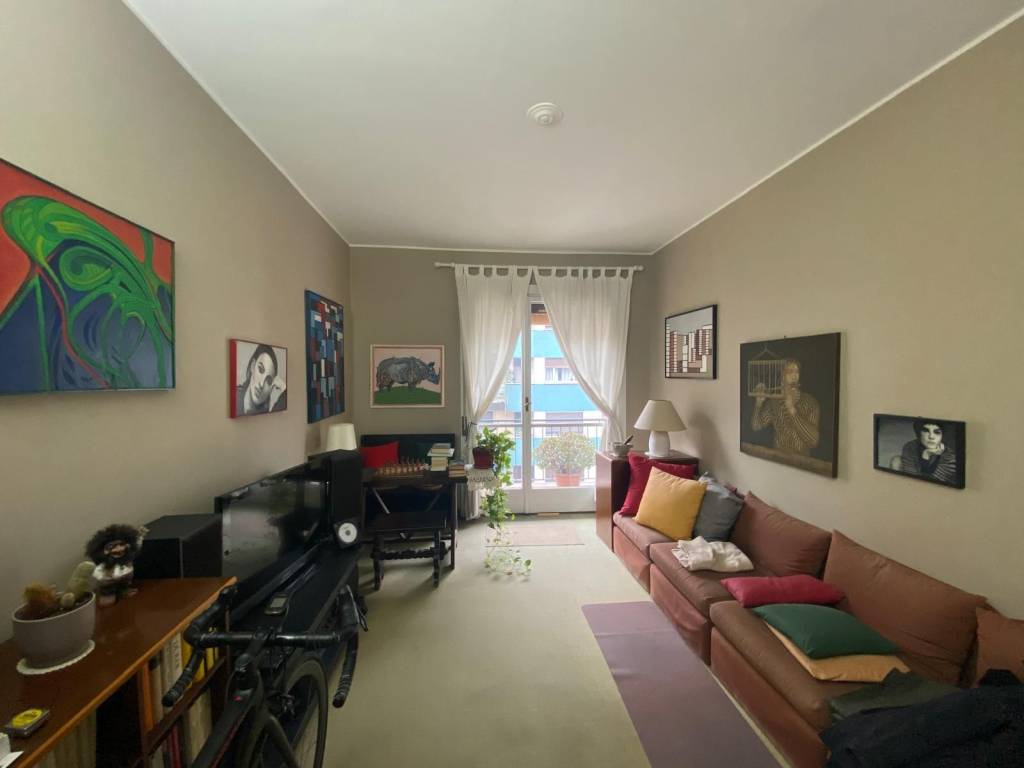appartamento in vendita a Milano in zona Lorenteggio