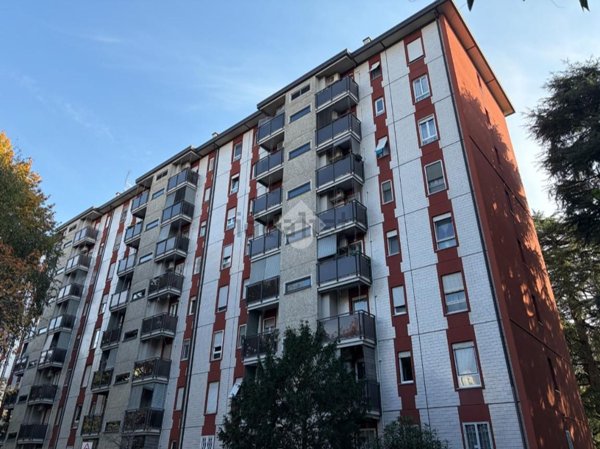appartamento in vendita a Milano in zona Gallaratese