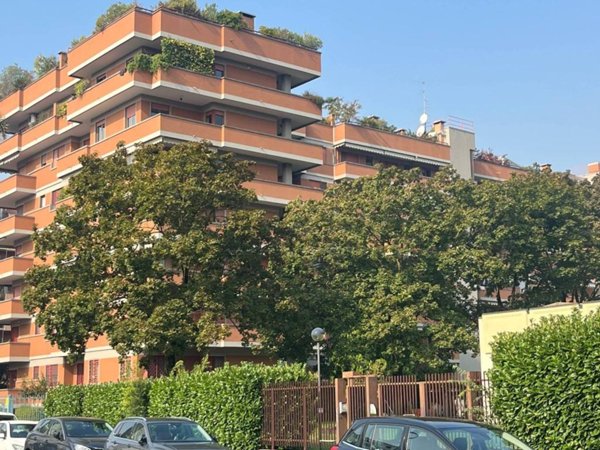 appartamento in vendita a Milano in zona Feltre