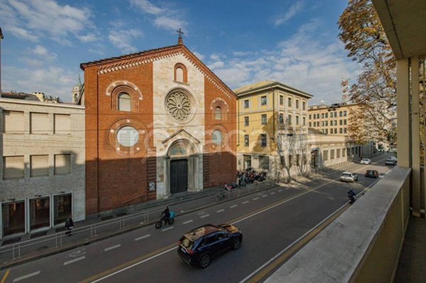 appartamento in vendita a Milano in zona Guastalla
