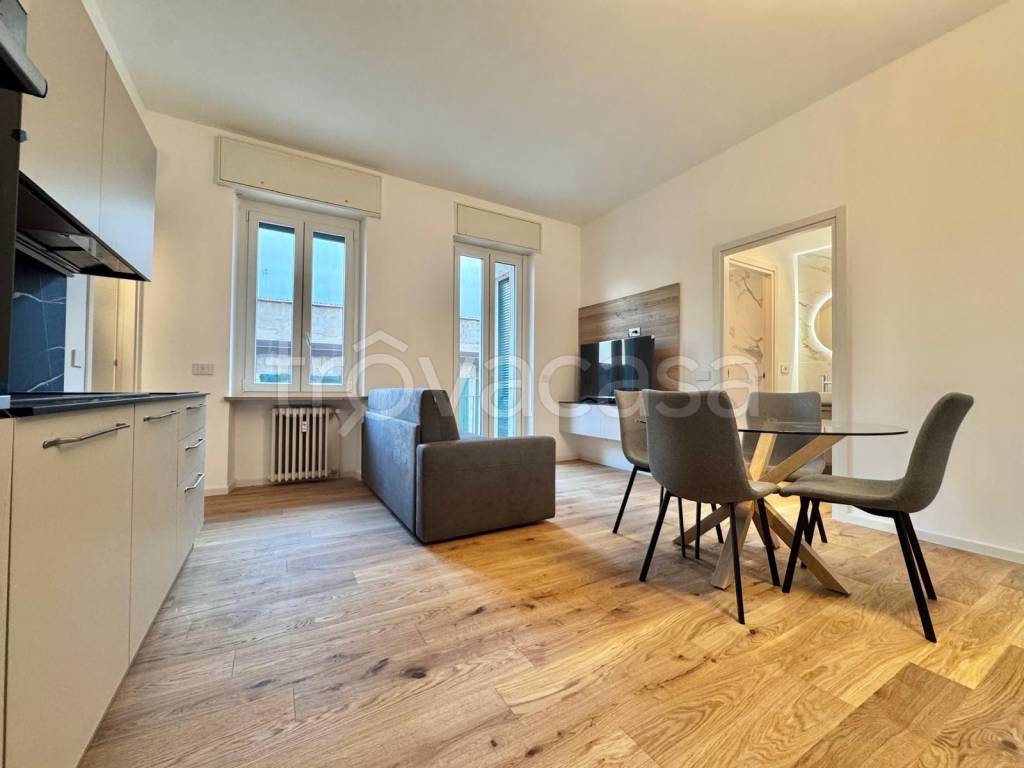 appartamento in vendita a Milano in zona Sempione