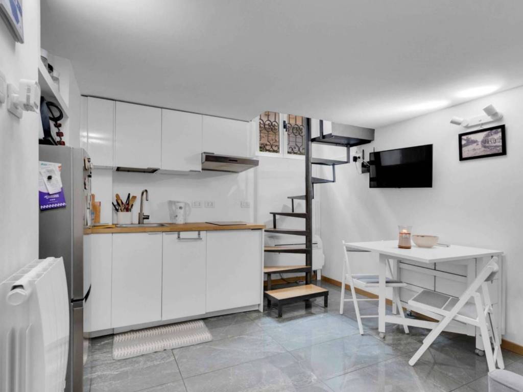 appartamento in vendita a Milano in zona Porta Genova