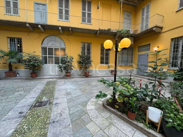 appartamento in vendita a Milano in zona Sant'Ambrogio
