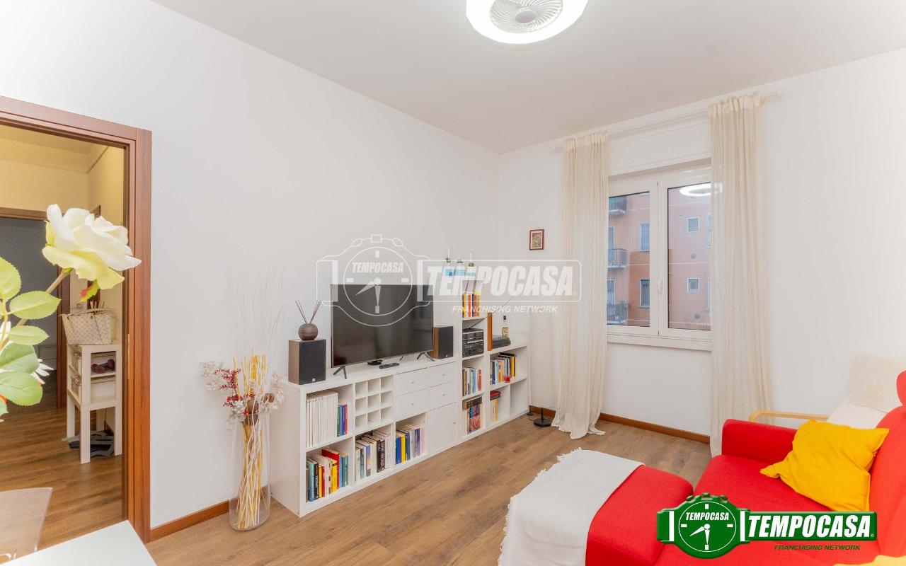 appartamento in vendita a Milano in zona Forze Armate