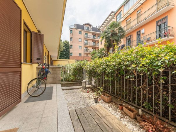 appartamento in vendita a Milano in zona Vigentino
