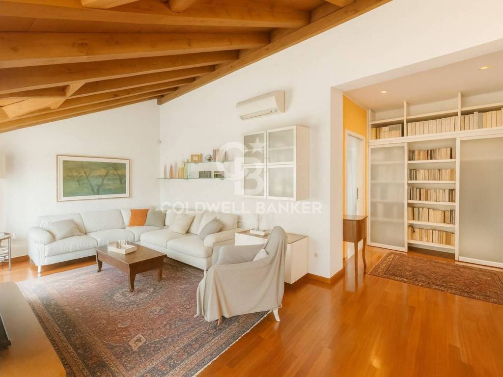 appartamento in vendita a Milano in zona Rogoredo