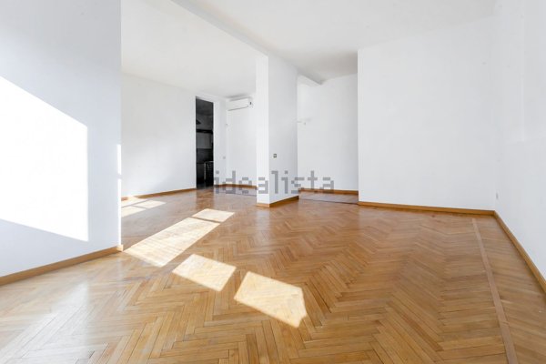 appartamento in vendita a Milano in zona Porta Nuova