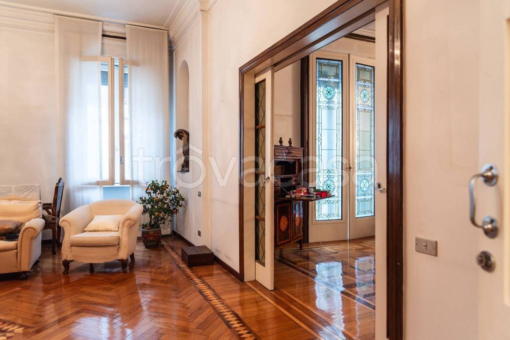 appartamento in vendita a Milano in zona Porta Nuova