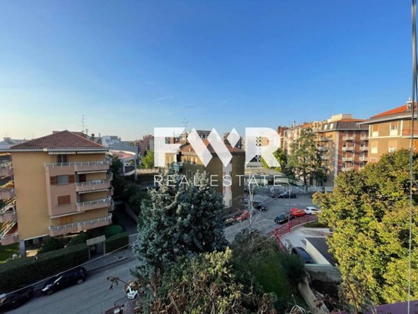 appartamento in vendita a Milano in zona Lambrate