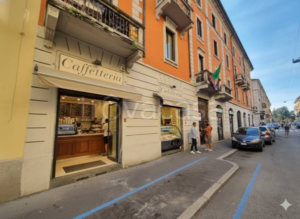 negozio in vendita a Milano in zona Rogoredo