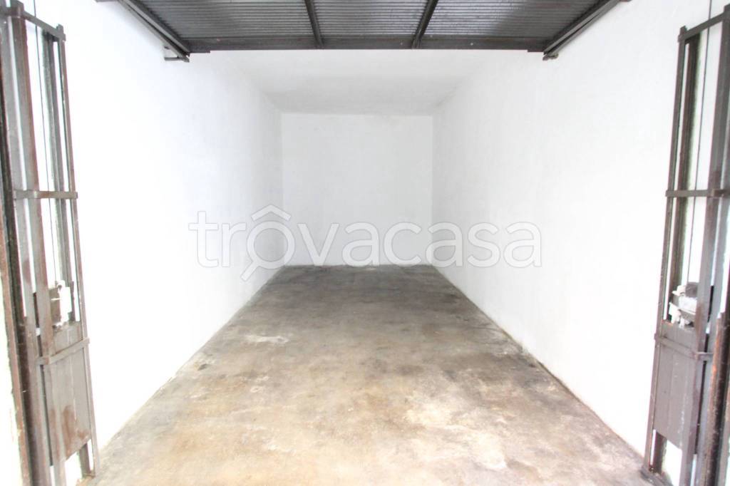 casale in vendita a Milano in zona Cascina dei Pomi