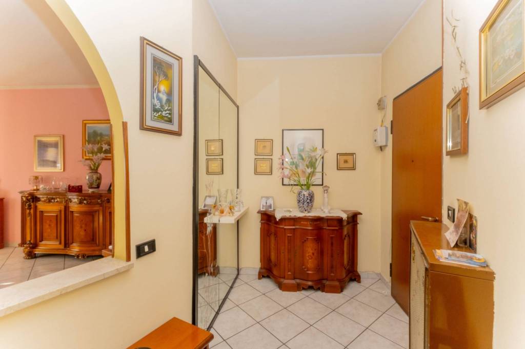 appartamento in vendita a Milano in zona Quarto Oggiaro