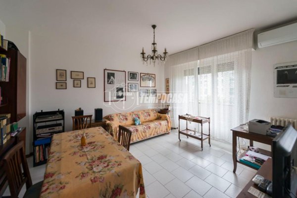 appartamento in vendita a Milano in zona Cadorna