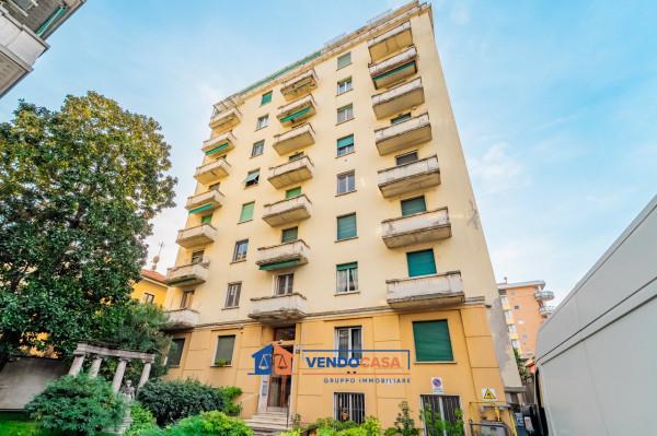appartamento in vendita a Milano in zona Morivione